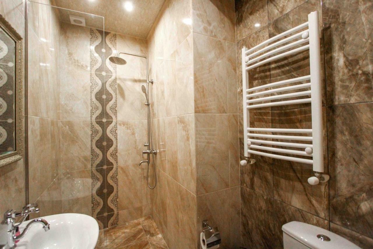 B&B Rooms Tbilisi Buitenkant foto
